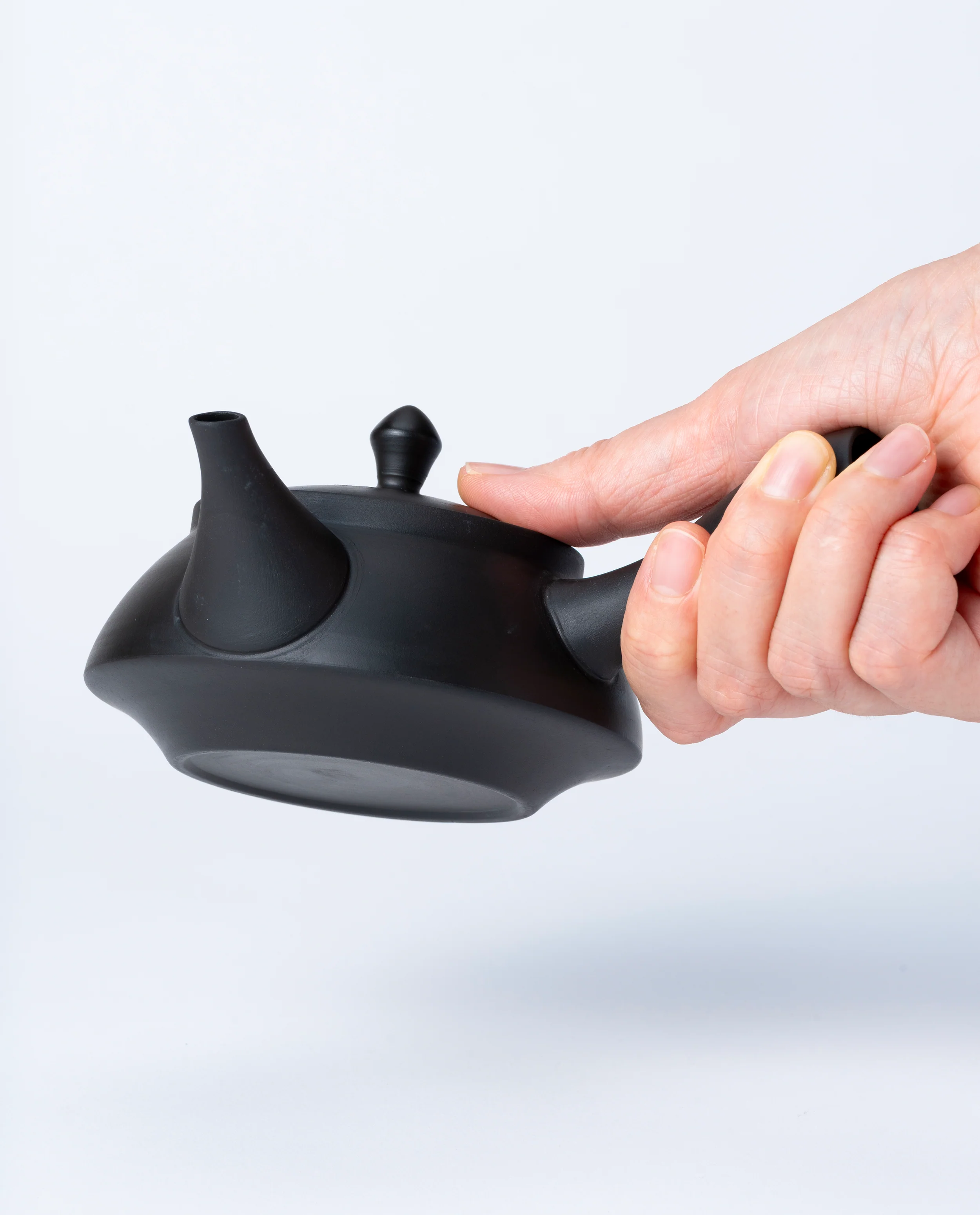 Left-handed Black Kyusu Teapot (Tokoname-yaki) - Image 4
