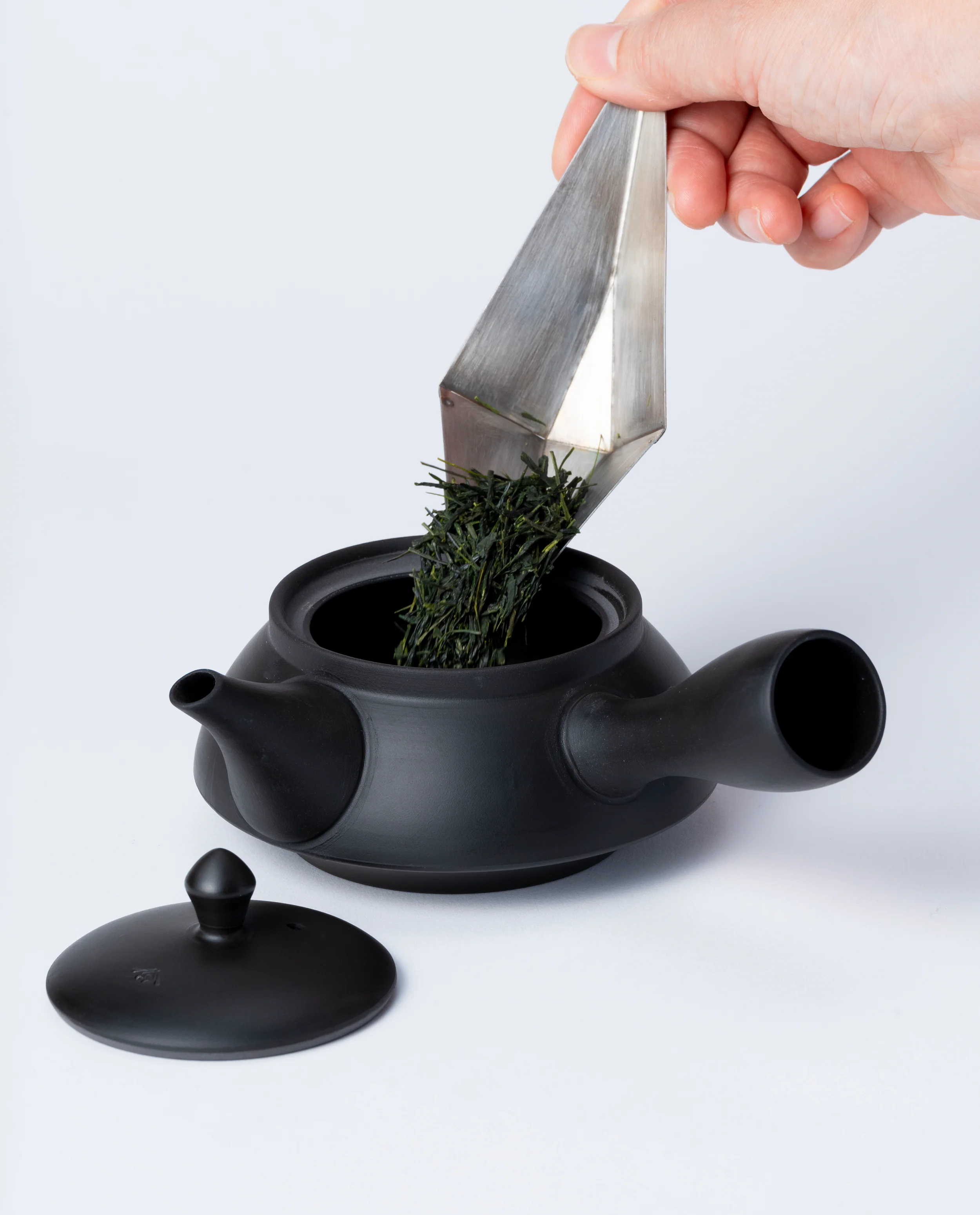 Left-handed Black Kyusu Teapot (Tokoname-yaki) - Image 5